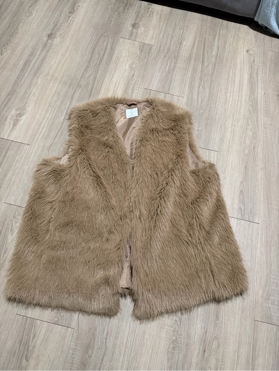 Primark Jackets & Blazers - Primark Taupe Faux Fur Vest Size XL Oversized Boho Layering